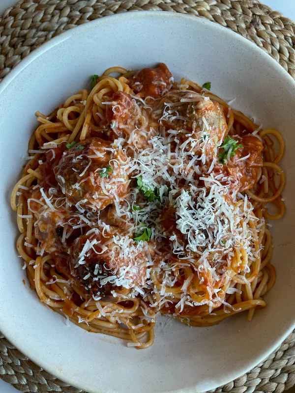 Slow cooker meatballs & spaghetti