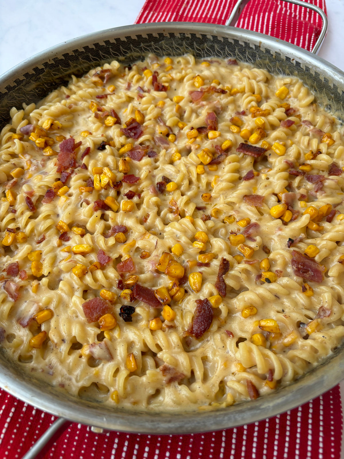 Sweetcorn & bacon mac and cheese