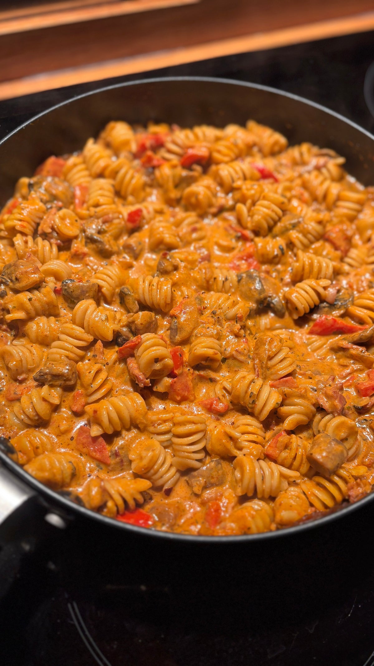 Creamy bacon chilli pasta