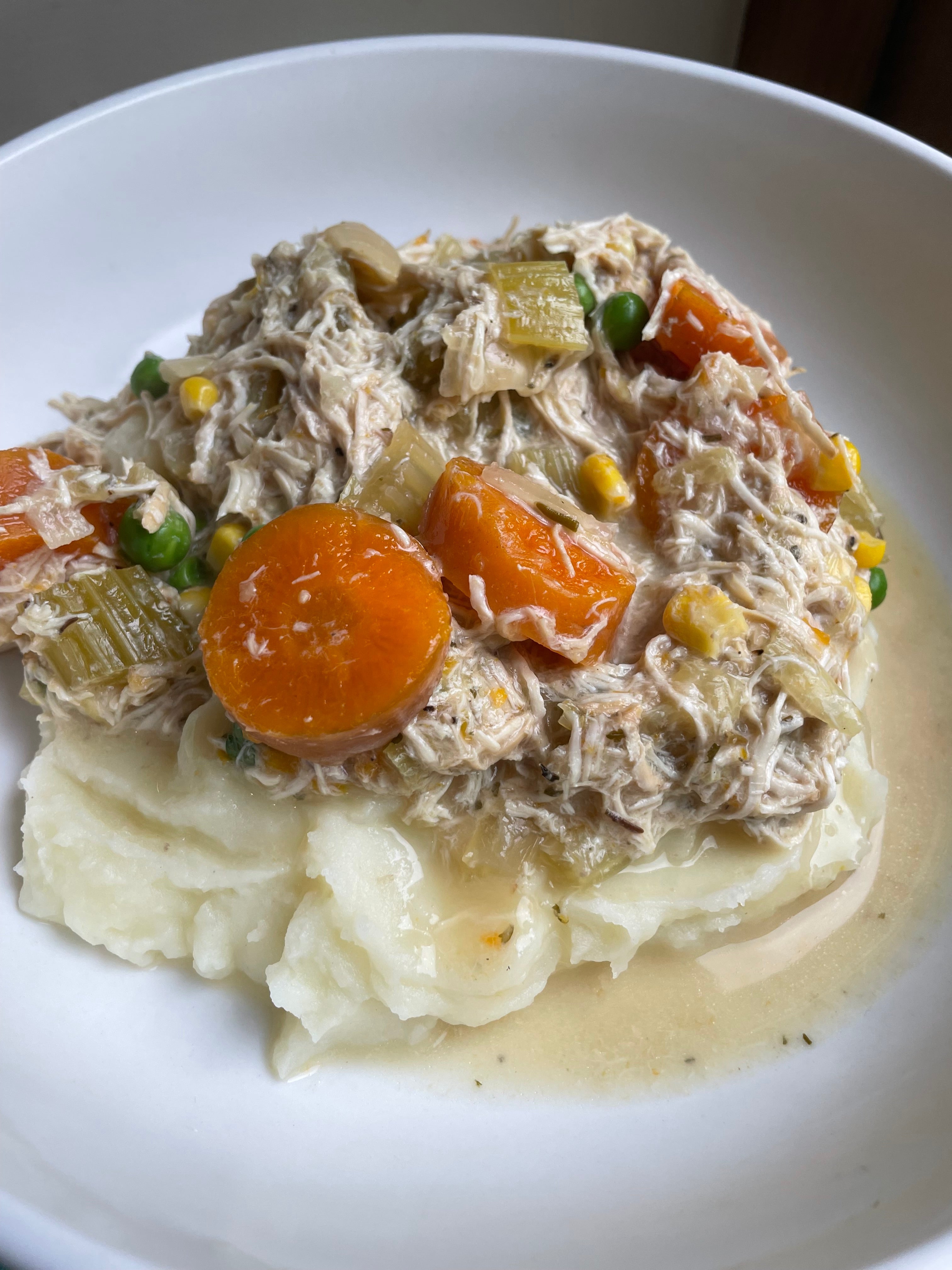 Slow cooker chicken casserole