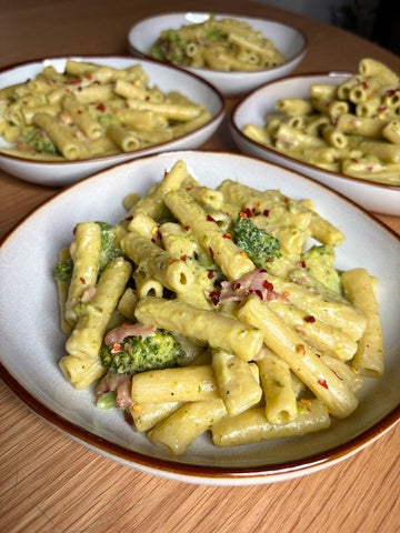 Pesto bacon & broccoli pasta
