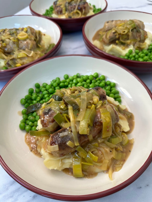 Sausages, mash & leek gravy