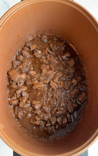 Slow cooker beef in red wine