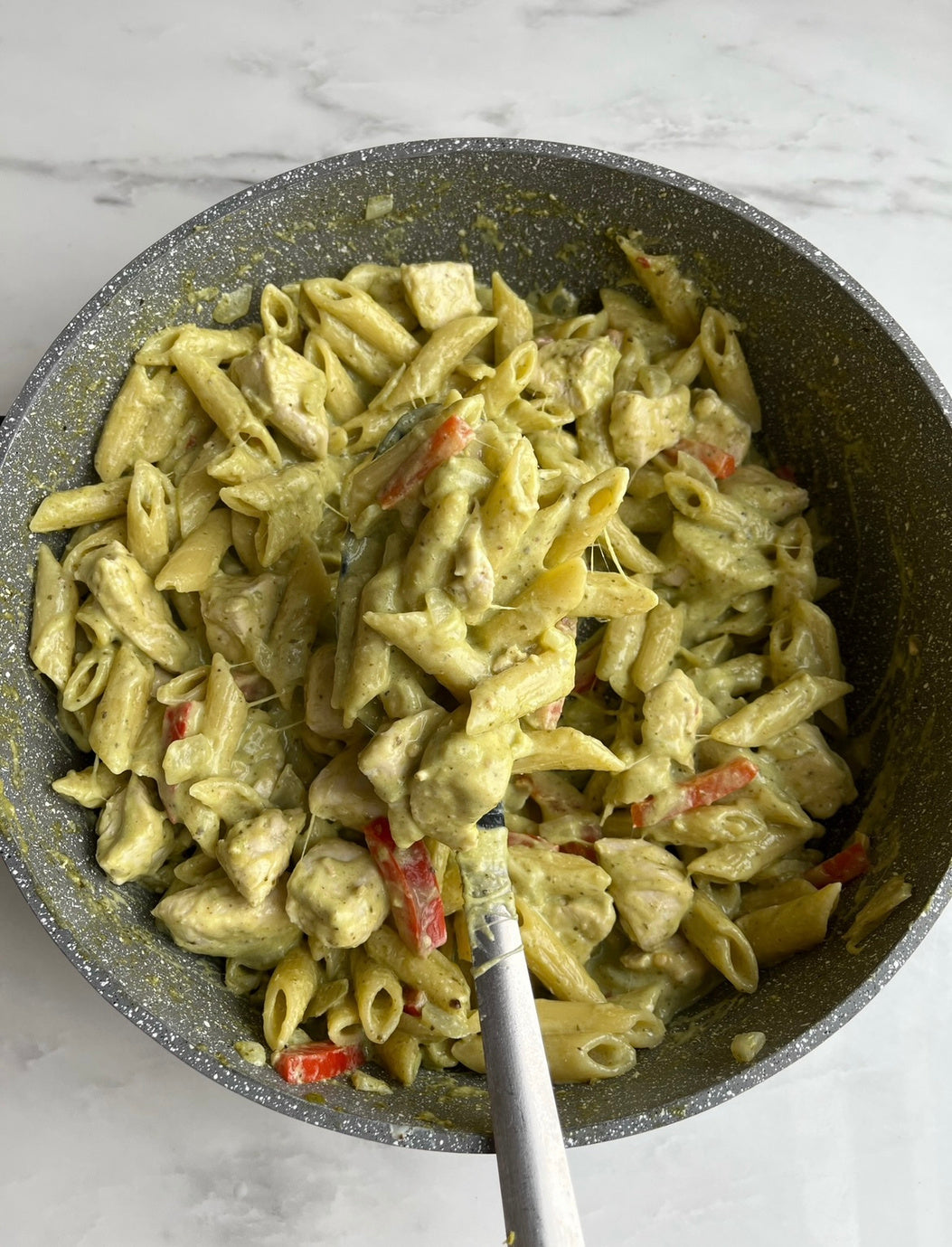 Creamy pesto pasta